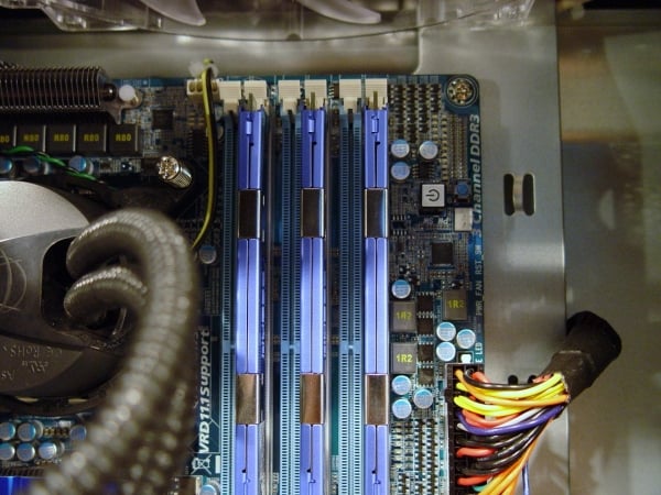 CyberPower Black Mamba Venom Core i7 975EE Gaming System