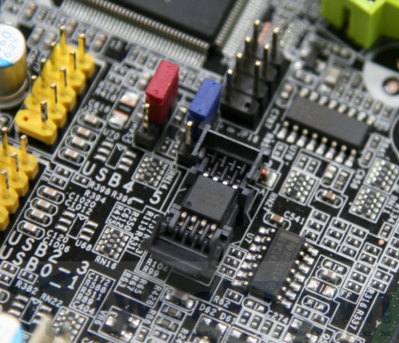 DFI exclusively shows us its LANPARTY UT X58 mobo