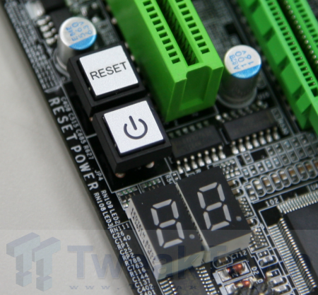 DFI exclusively shows us its LANPARTY UT X58 mobo