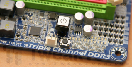 GIGABYTE shows us final design X58 Extreme mobo