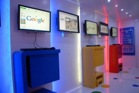 Google sets up Internet Bus in India