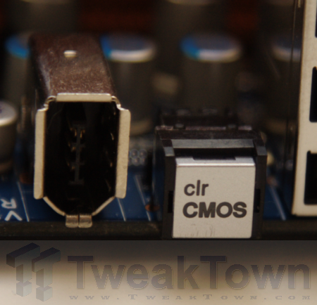 GIGABYTE shows us its X58 Extreme mobo in Taipei