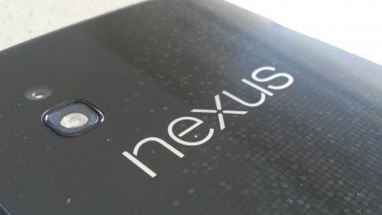 Which smartphone should I buy? Sony's Xperia T or the new Google Nexus 4?