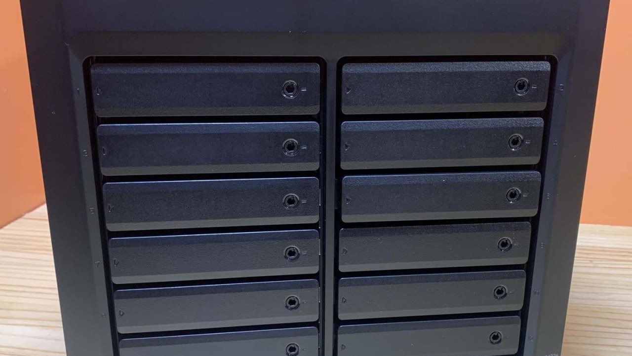 Synology DS2422+ SMB NAS Review