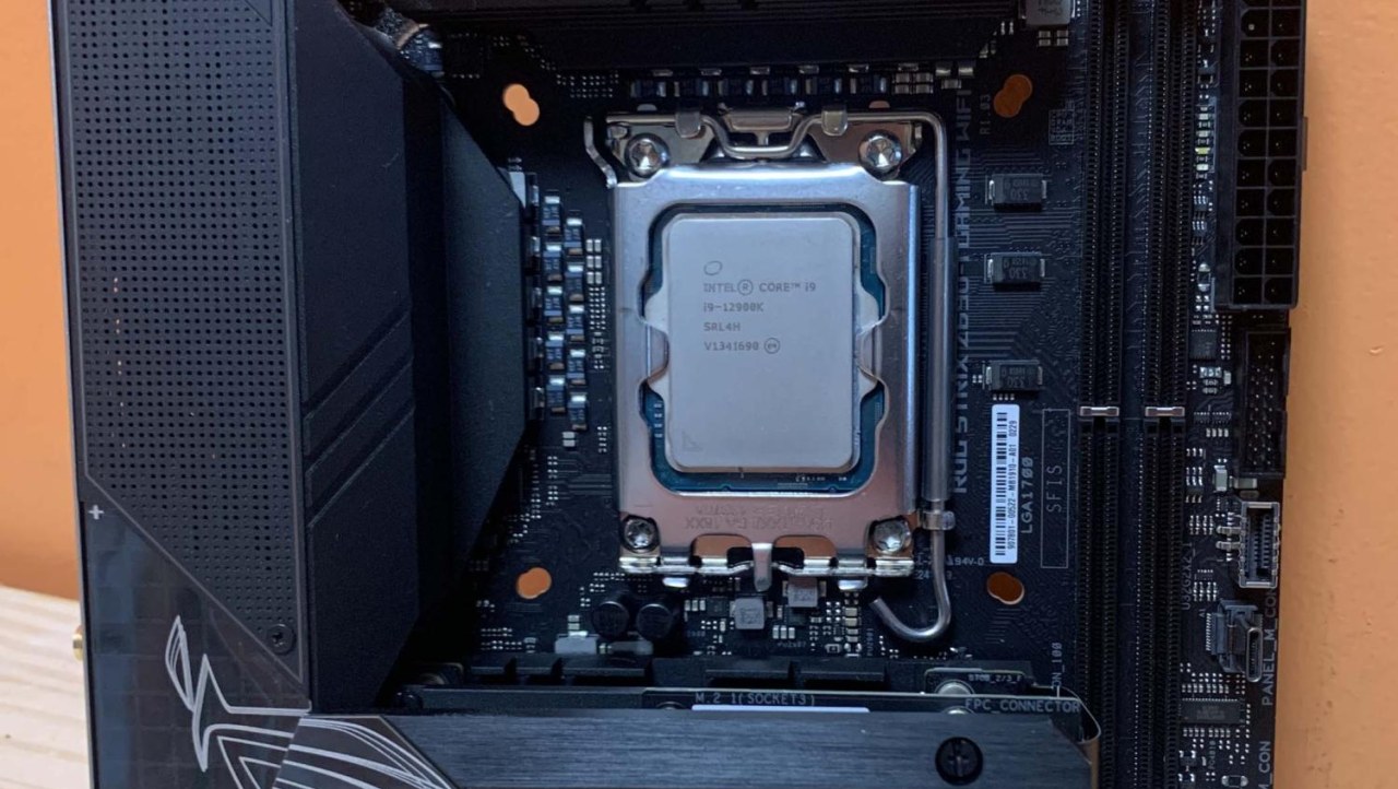 ASUS ROG Strix Z690-I Gaming WIFI Motherboard Review