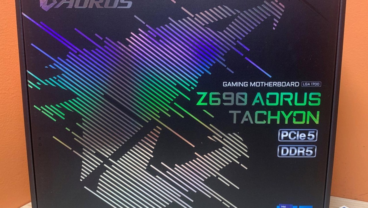 GIGABYTE Z690 AORUS Tachyon Motherboard Review