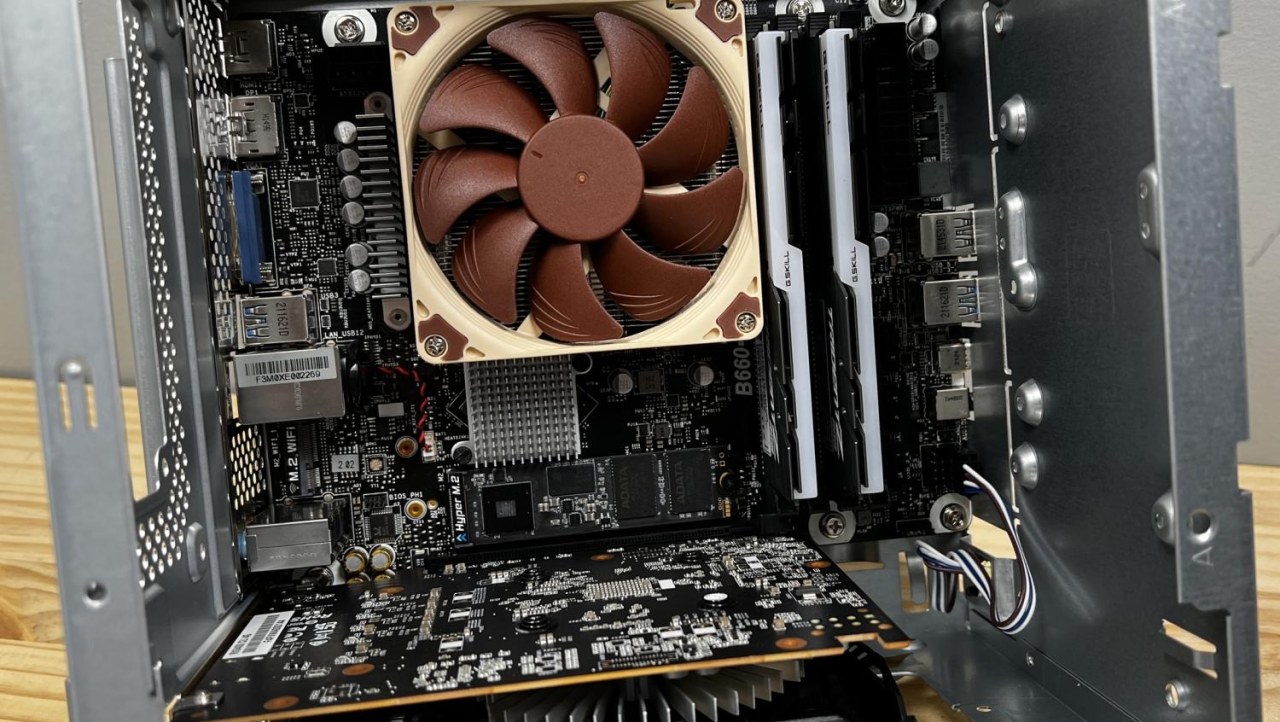 ASRock DeskMeet B660 Small Form Factor PC Review