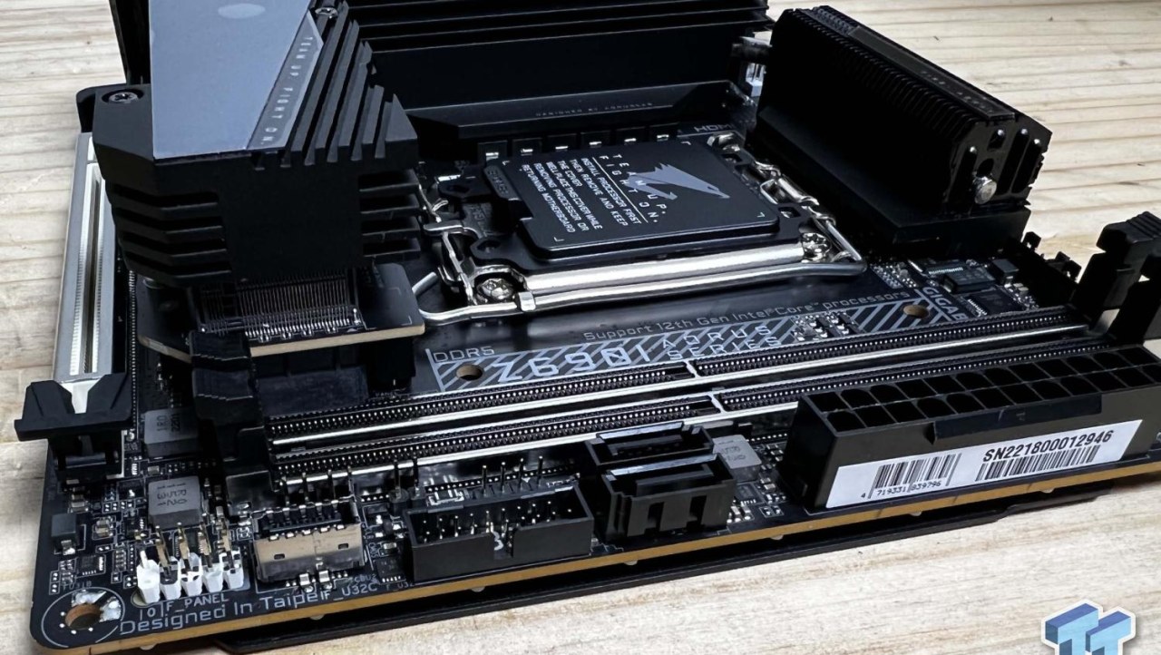 AORUS Z690i Ultra Plus Motherboard Review
