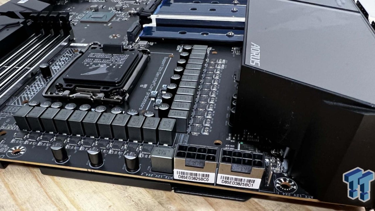GIGABYTE Z690 AORUS Xtreme Waterforce Motherboard Review