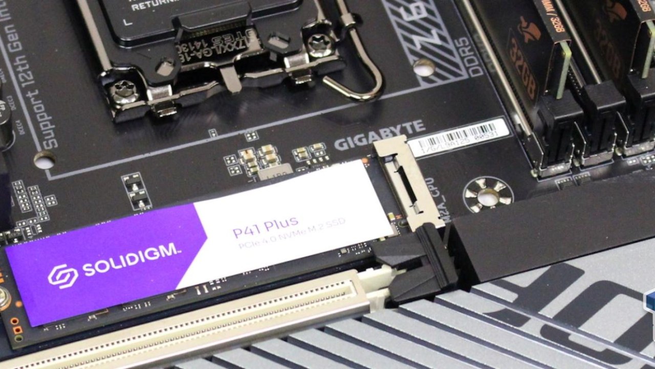 Solidigm P41 Plus 2TB SSD Review - DRAMless Perfection