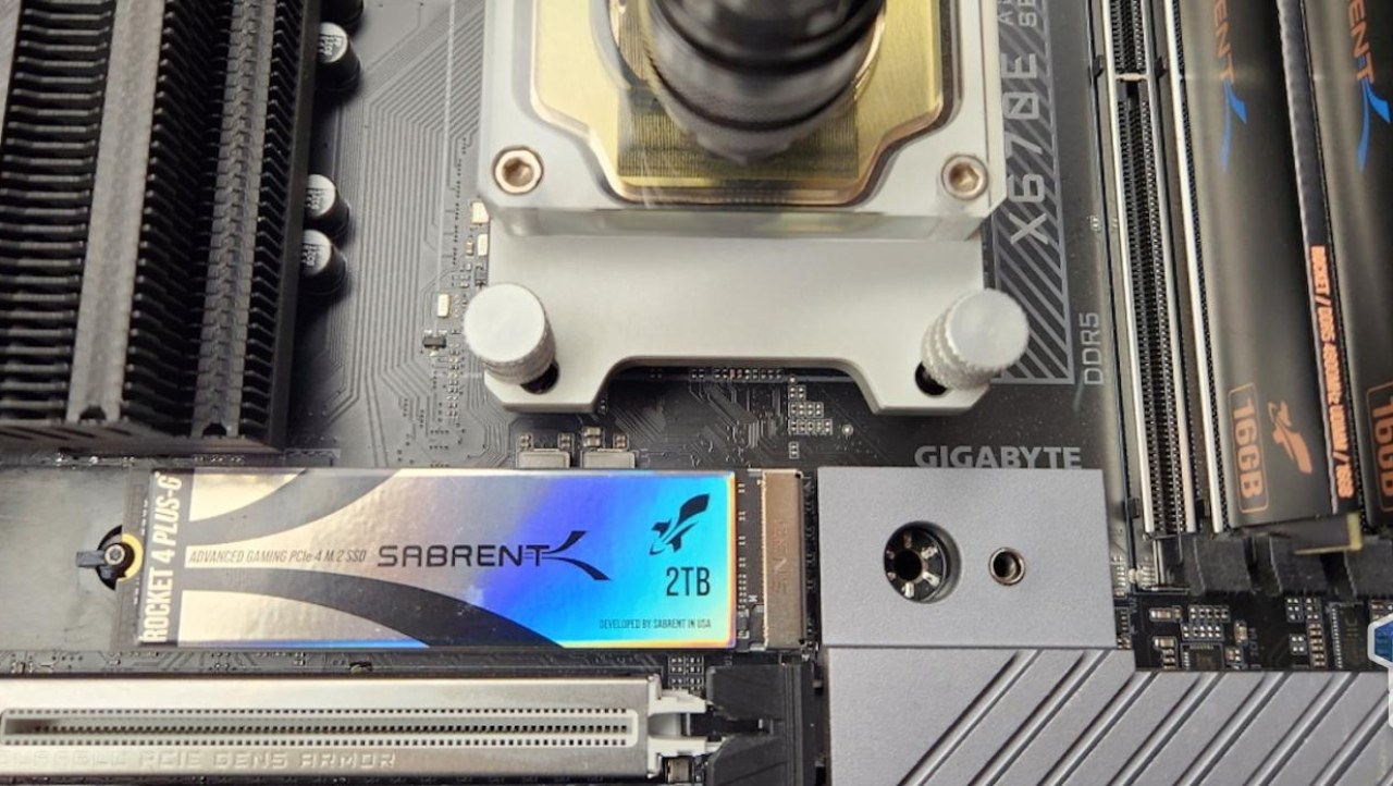 Storage Showdown - Intel Alder Lake vs. AMD Zen 4