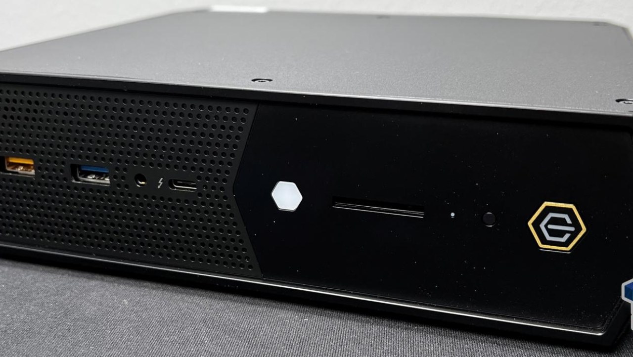 Intel NUC 12 Enthusiast "Serpent Canyon" SFF PC Review