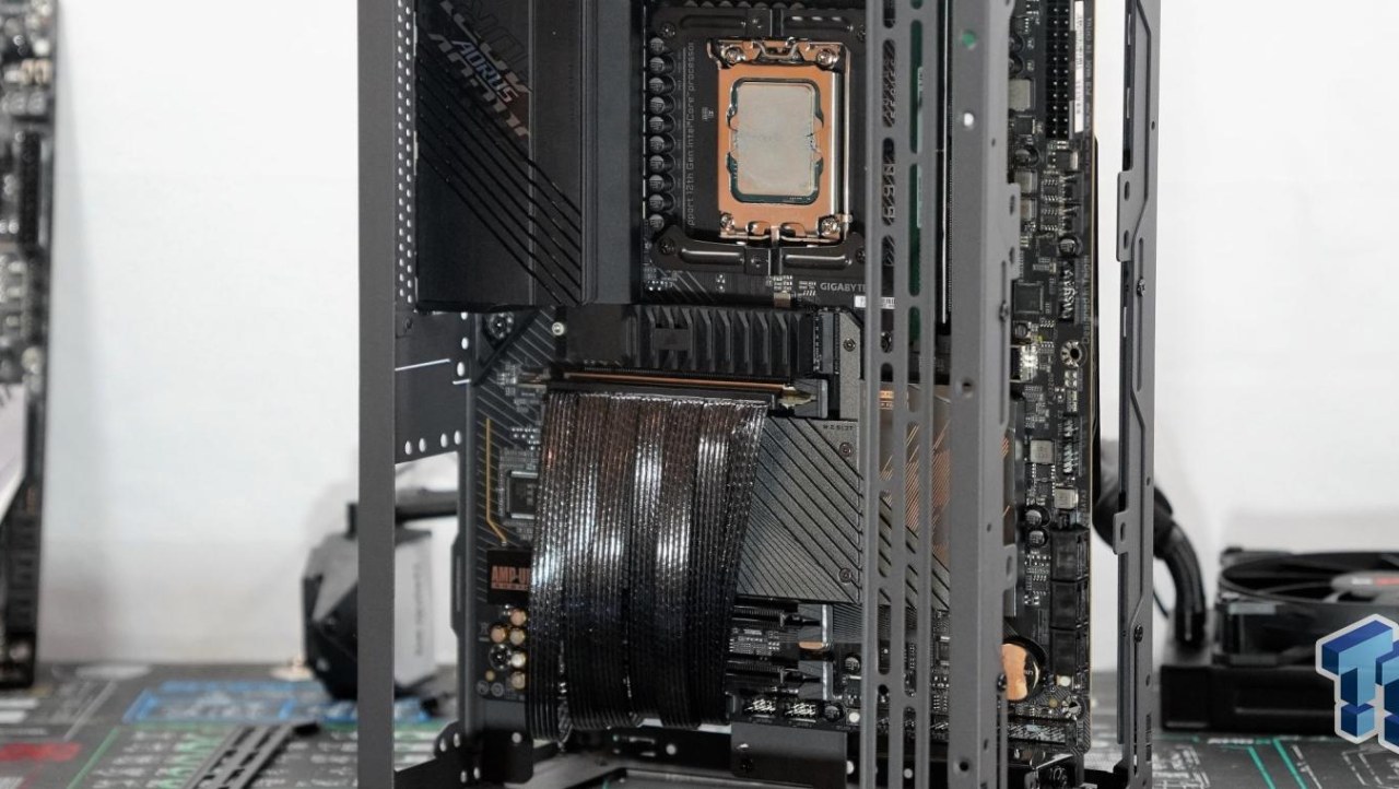 SSUPD Meshroom S SFF Chassis Review