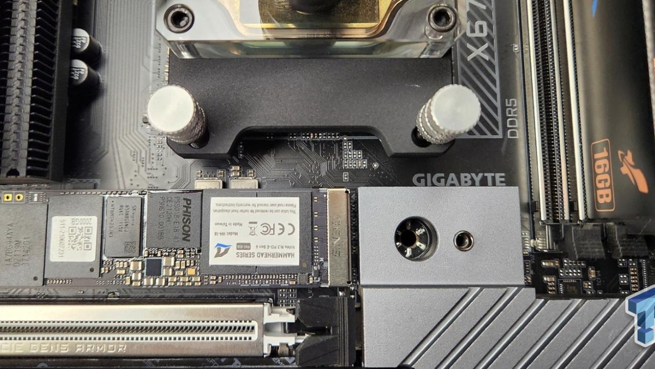 SSTC HammerHead E18 2TB SSD Review - Massive throughput on the cheap