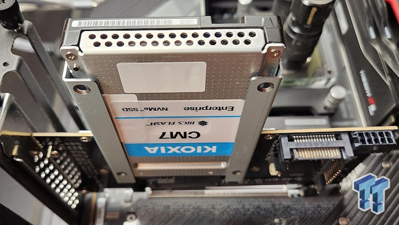 KIOXIA CM7-V 3.2TB SSD Review - Gen5 Hits the Datacenter