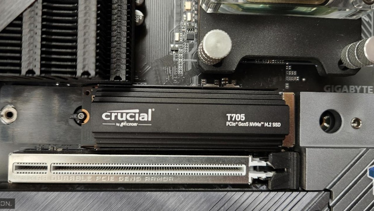 Crucial T705 2TB SSD Review - Full speed ahead