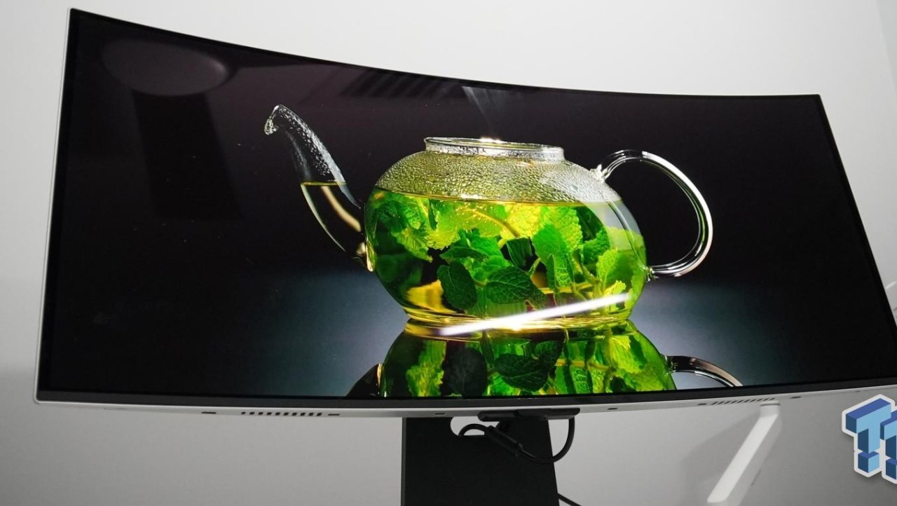 Samsung G8 34-inch QD-OLED Gaming Monitor Review - 175Hz for $900