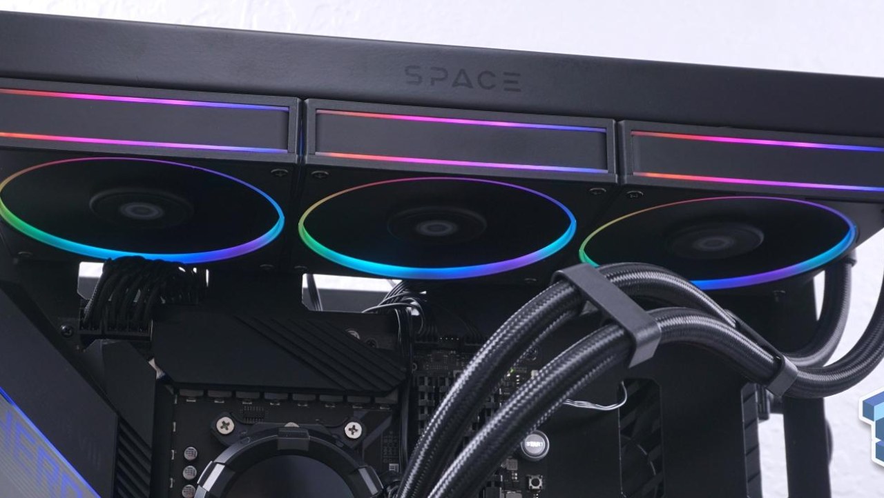 ID-Cooling SPACE LCD SL360 Liquid CPU Cooler Review
