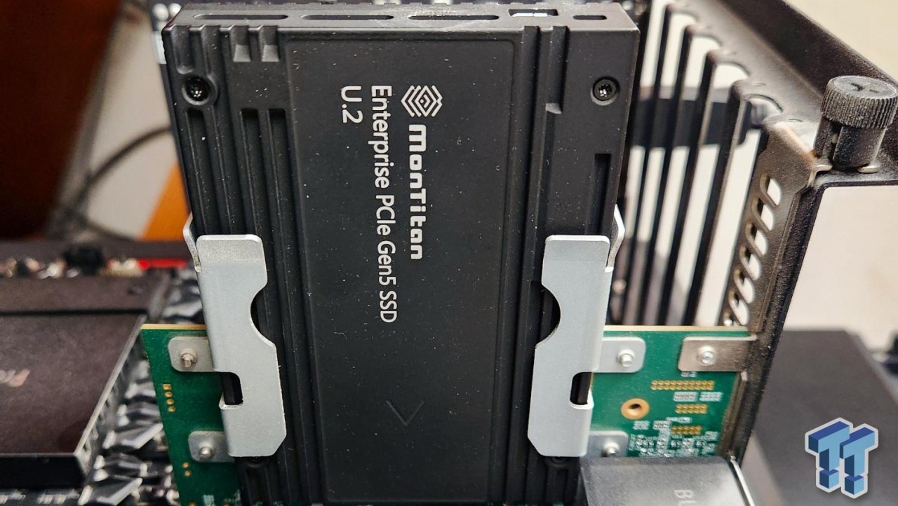 Silicon Motion MonTitan 7.68TB Enterprise SSD Review - Titanic Performance