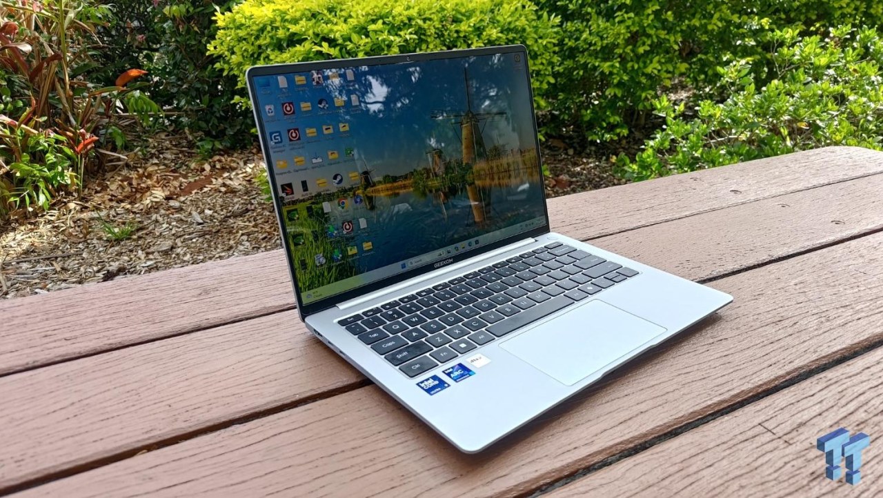 GEEKOM GeekBook X14 Pro (Intel Core Ultra Series 1) Laptop Review