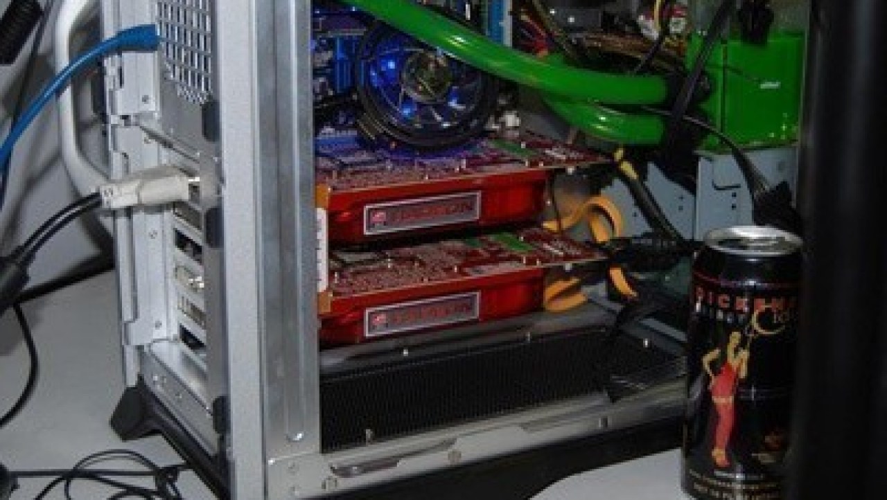Radeon HD 4870 In CrossfireX at 4GHz