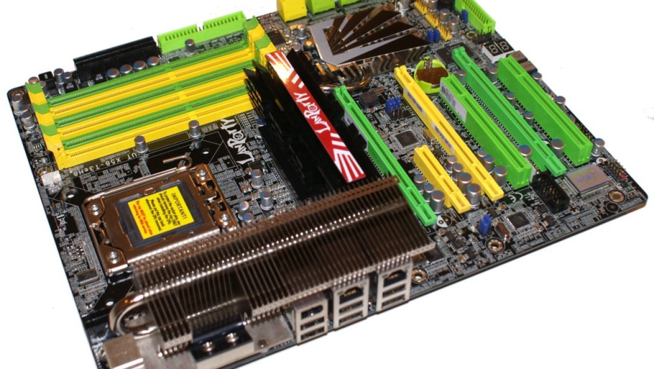DFI LANParty UT X58-T3eH8 Core i7 Motherboard