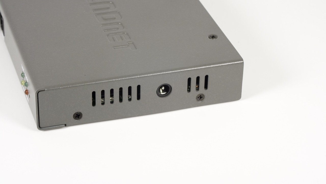 TRENDnet TK-IP101 KVM IP Switch with TK-423K KVM