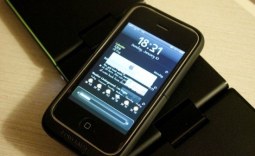 Powermat Wireless Charging Portable Mat and iPhone 3G (S) Receiver Case