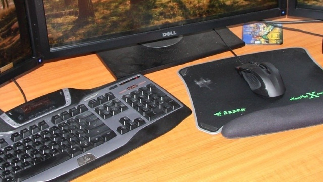 Proluma Deluxe Triple LCD Stand