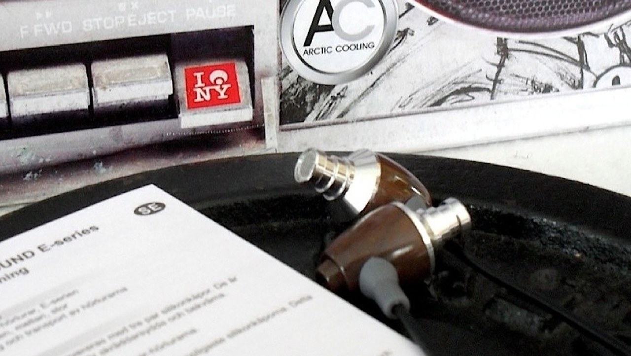Arctic Cooling E352 Earphones