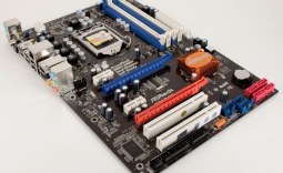 ASRock P55DE3 (P55 Express) Motherboard