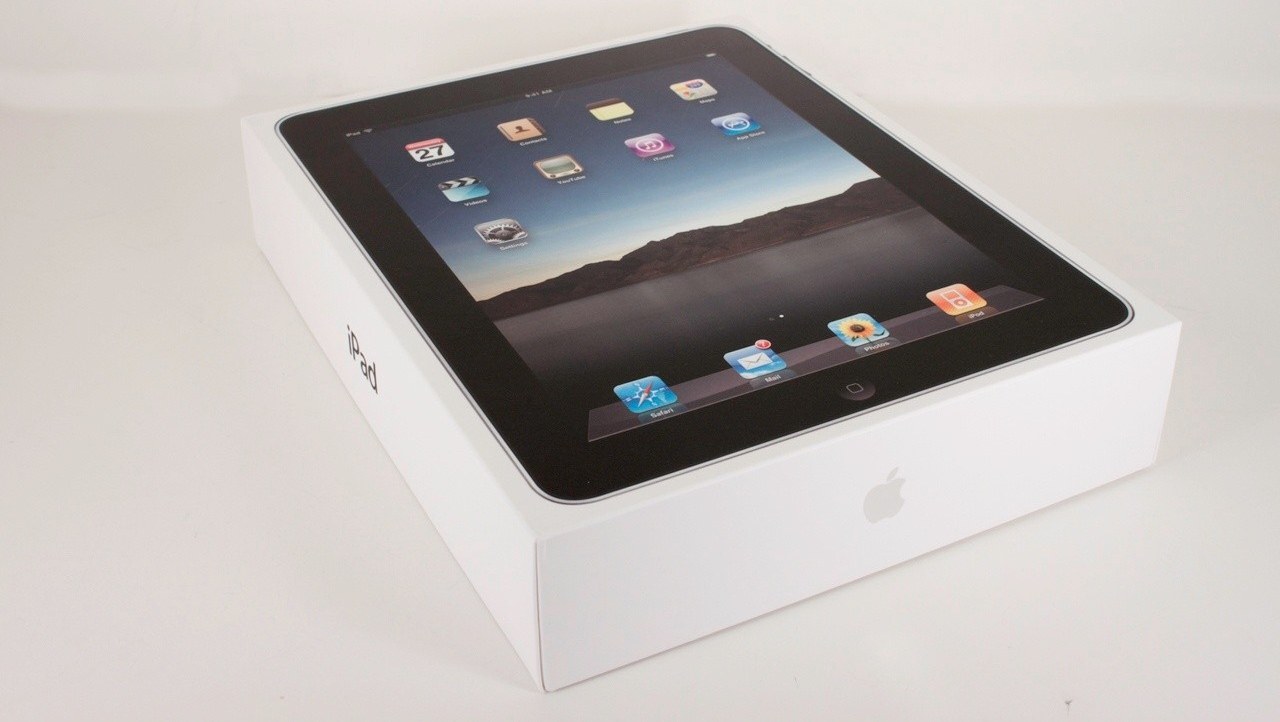 Apple iPad 16GB WiFi Slate Computer