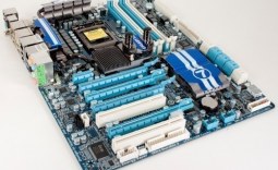 GIGABYTE P55A-UD7 (P55 Express) Motherboard