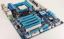 GIGABYTE GA-890FXA-UD7 (AMD 890FX+SB850) Motherboard