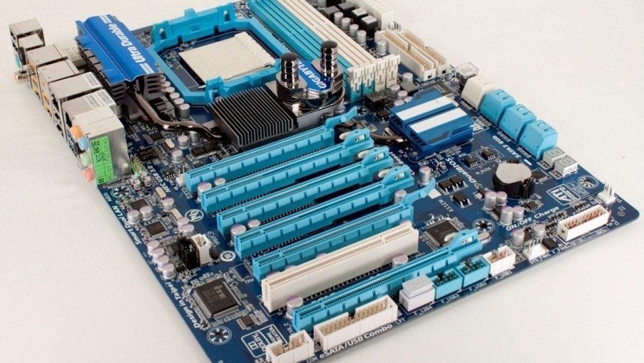GIGABYTE GA-890FXA-UD7 (AMD 890FX+SB850) Motherboard