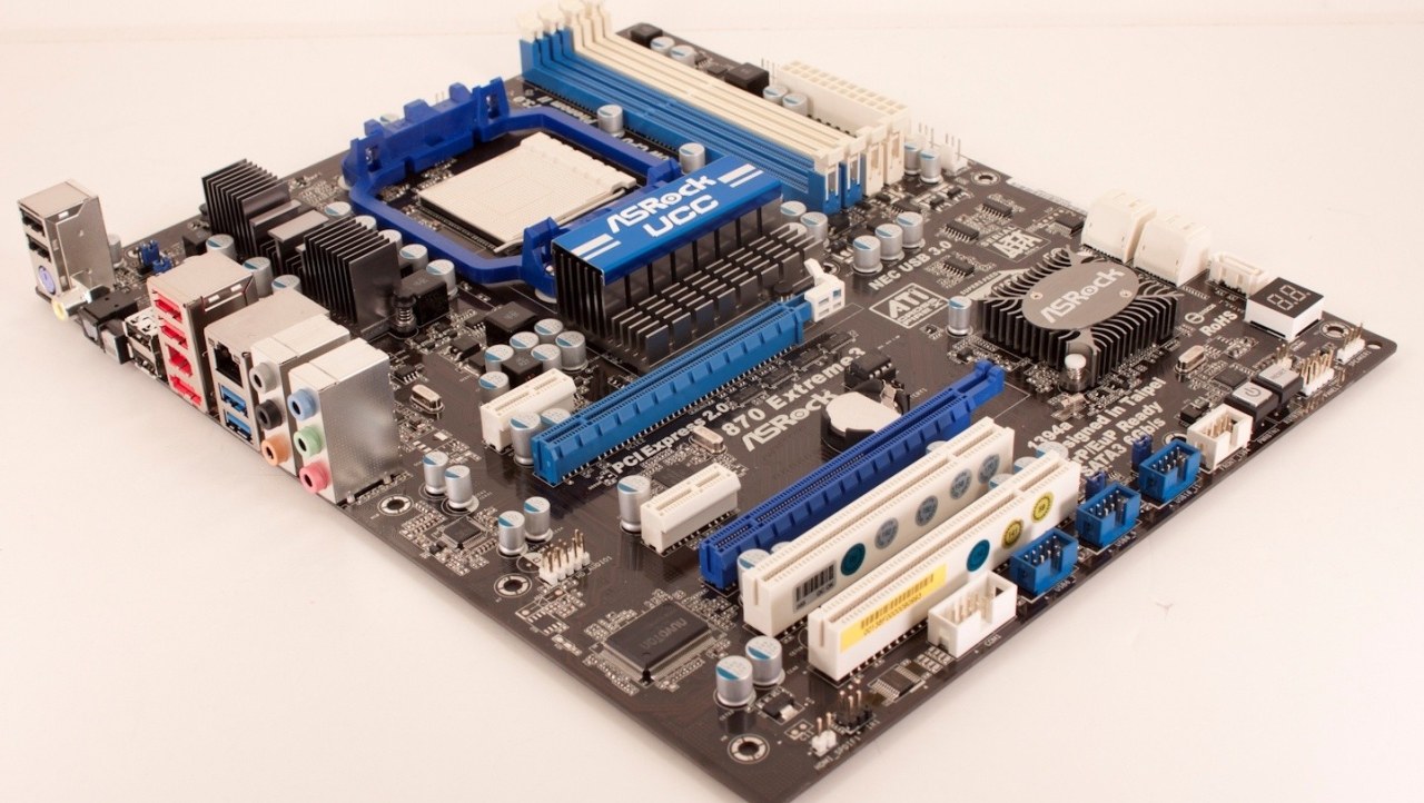 ASRock 870 Extreme3 (AMD 870) Motherboard