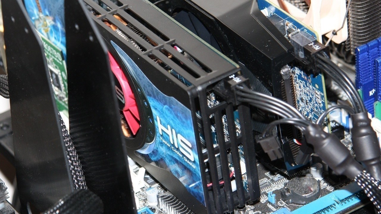 HIS Radeon HD 6850 1GB Video Card in Crossfire
