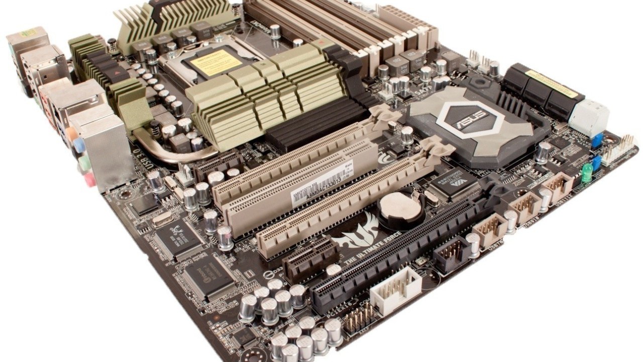 ASUS Sabertooth X58 (Intel X58 Express) Motherboard