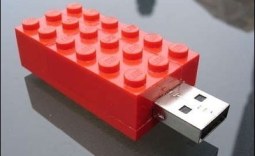 2010 Thumb Drive Roundup - 16 USB 2.0 and USB 3.0 Drives Prodded and Tested