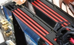 HIS Radeon HD 6950 2GB Video Card in Crossfire
