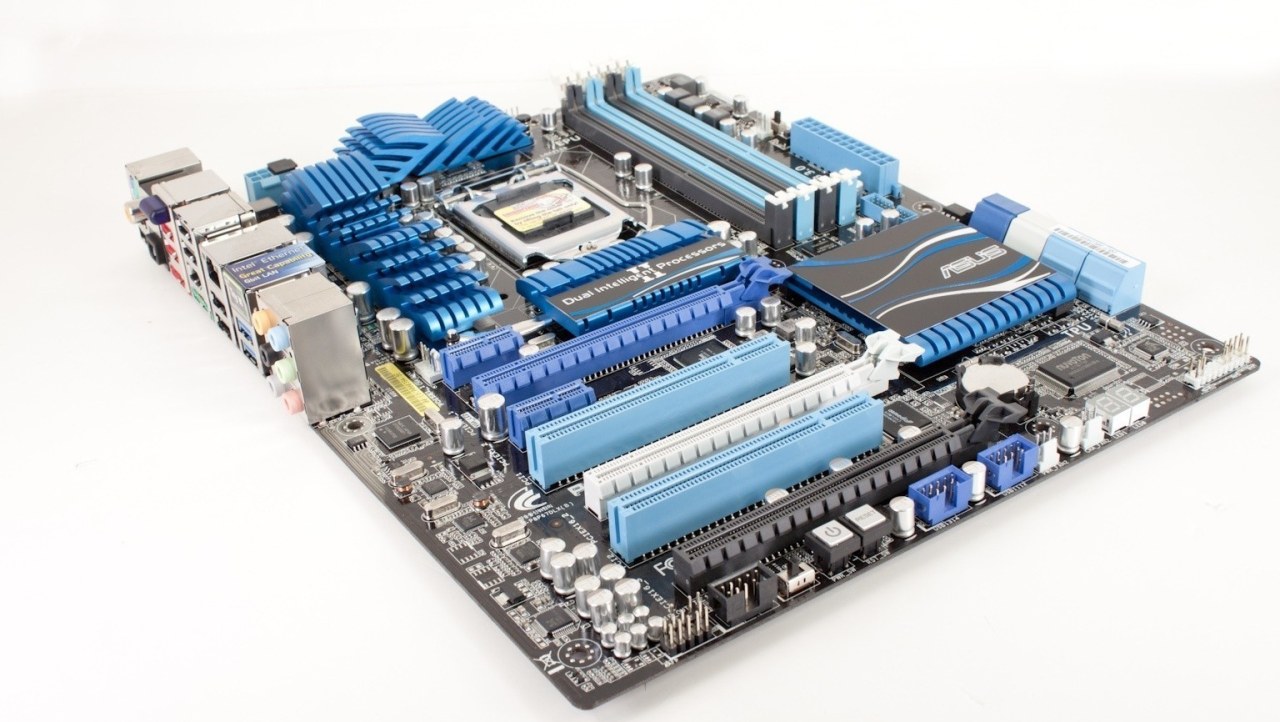 ASUS P8P67 Deluxe (Intel P67 Express) Motherboard Review