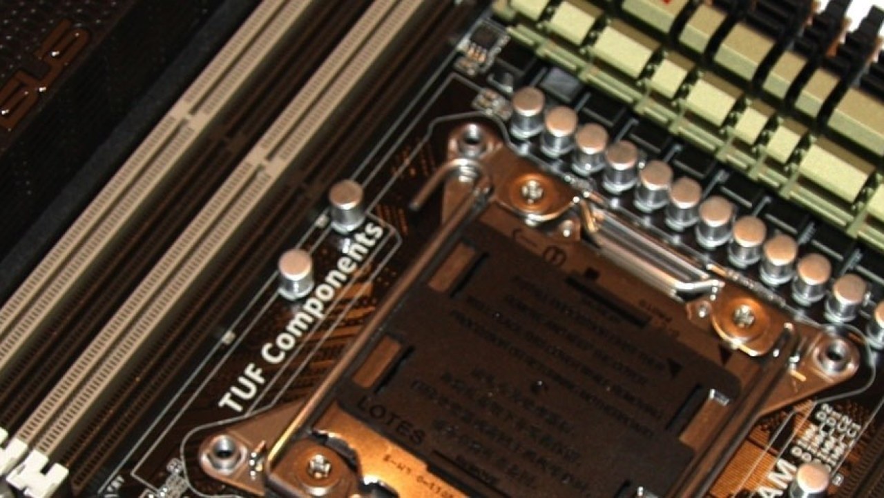 ASUS Sabertooth X79 (Intel X79) Motherboard Preview
