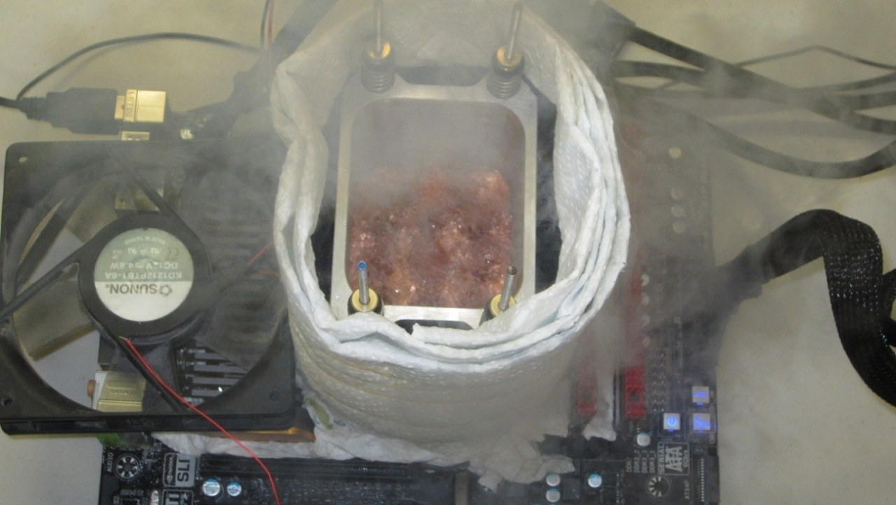 7.8GHz AMD LN2 Overclocking at GIGABYTE Extreme OC Workshop