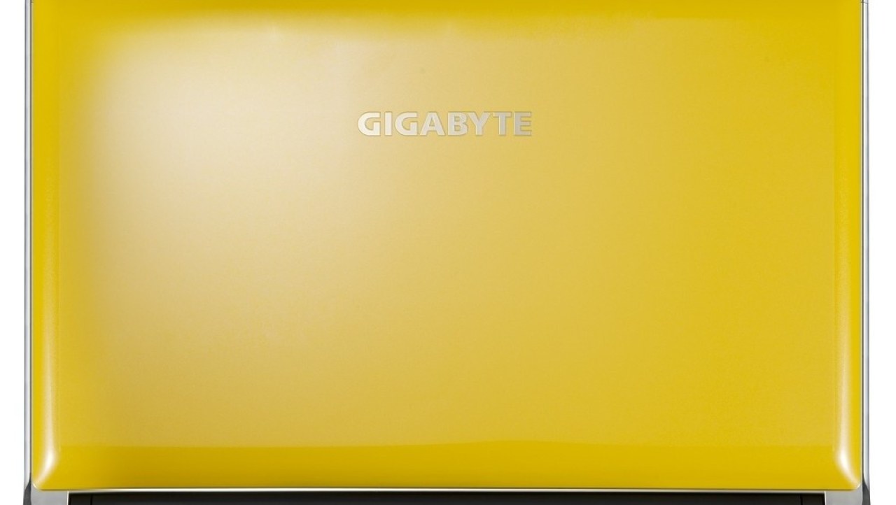 GIGABYTE P2542G Gaming Laptop Review