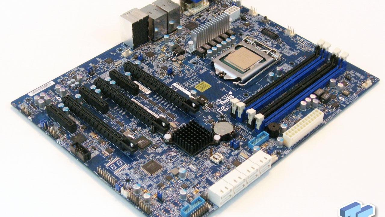 Supermicro X10SAT Workstation Haswell Xeon Motherboard Review