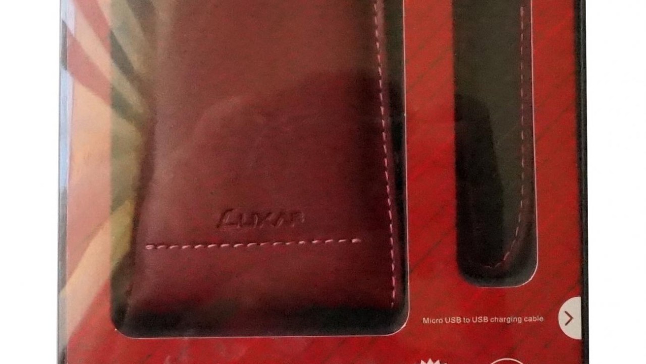 LUXA2 PL1 2800mAh Leather Power Bank Portable Charger Review
