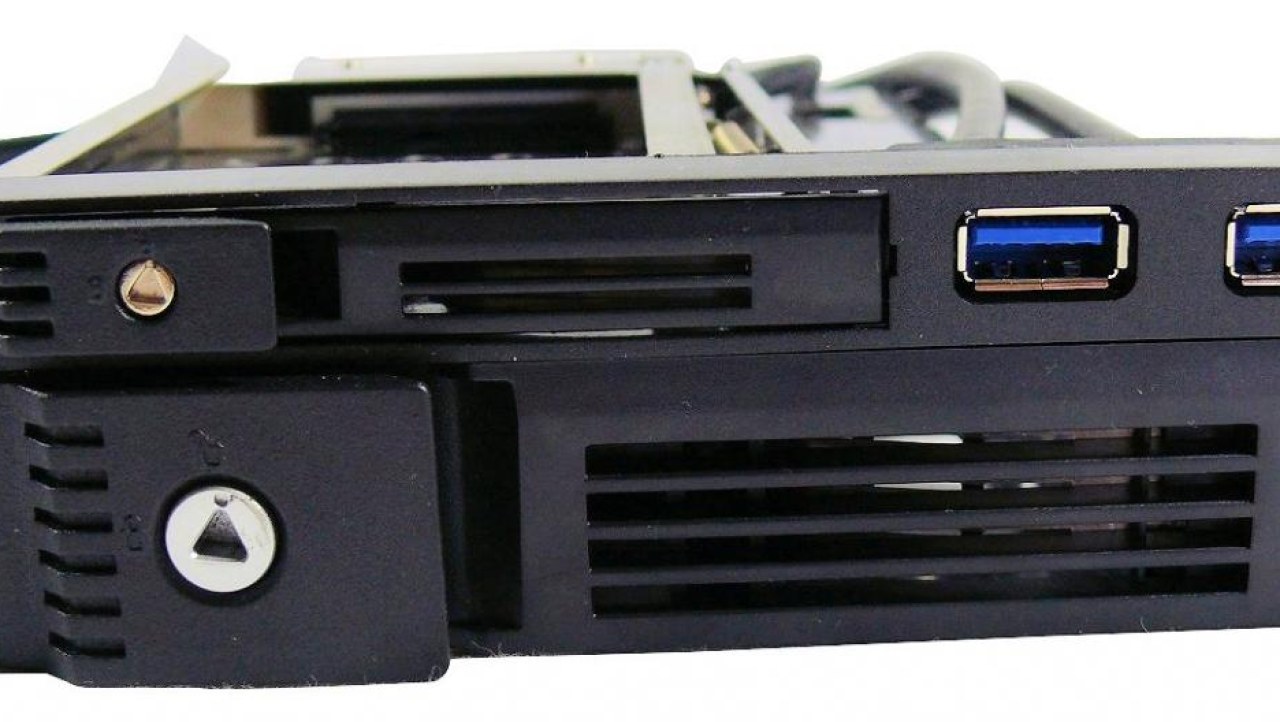 iStarUSA 5K3525U Hot Swap Bay Enclosure Review