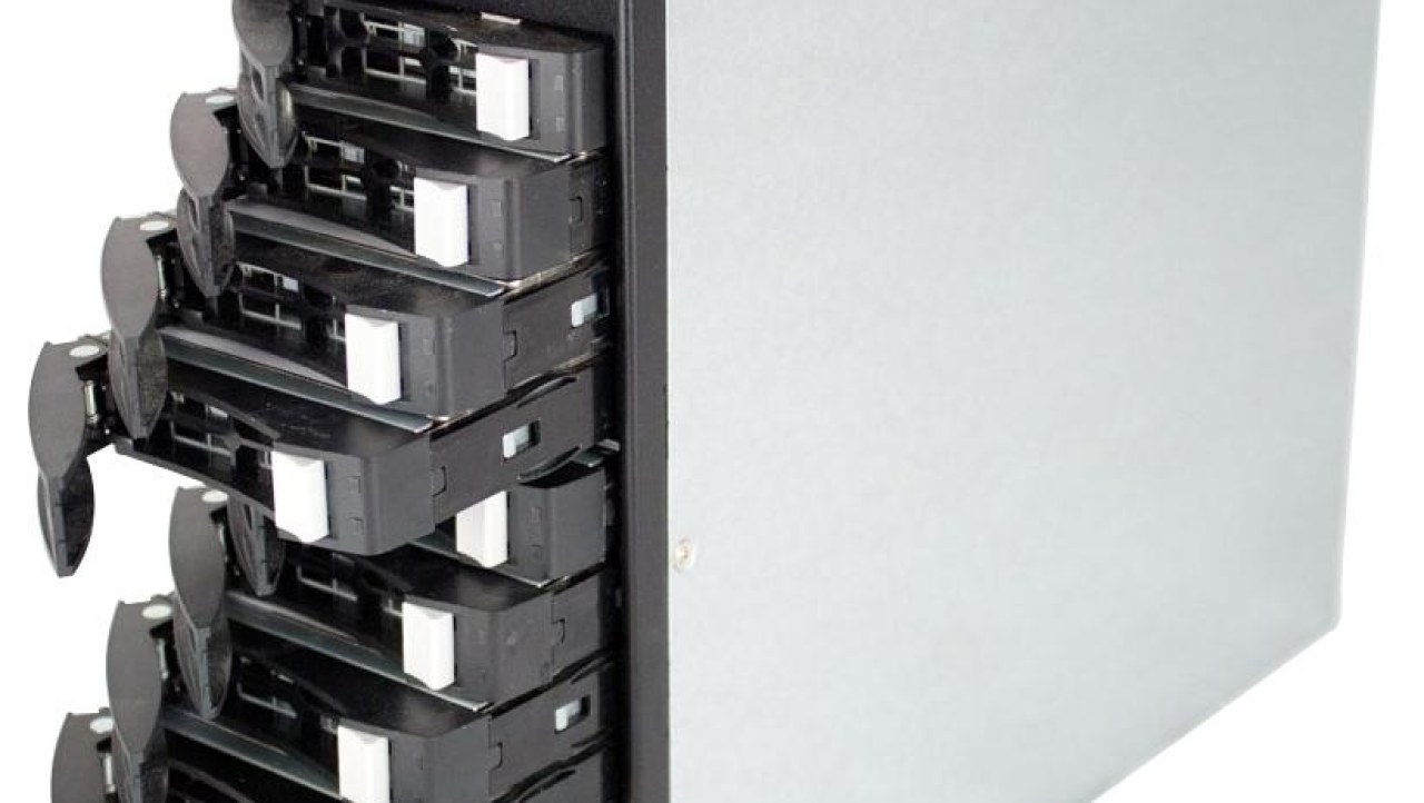 Serial Cables SA-ENC12G-01A 12Gb/s SAS3 JBOD External Storage Review