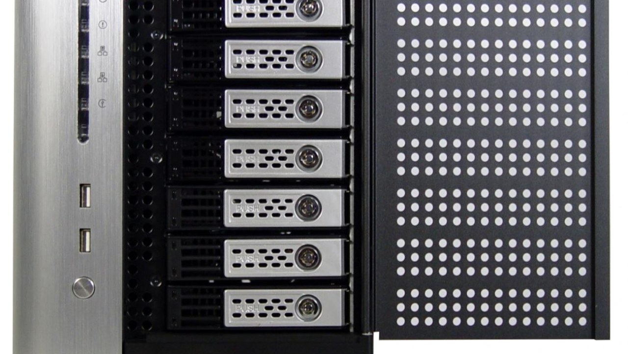 Thecus N7710-G 10GbE 7-bay NAS Review