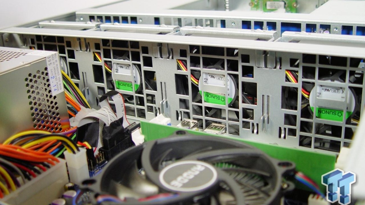 Thecus N8810U-G 8-Bay 10GbE Rackmount NAS Review